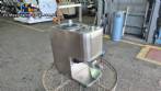 Semi-automatic benchtop vegetable oil extraction press, up to 18 kg per hour.