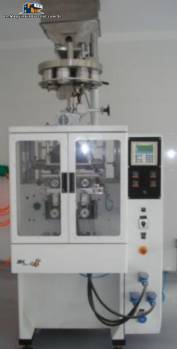 Vertical automatic packing machine