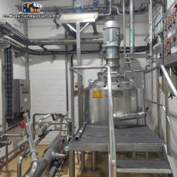 Stainless steel powder dispersing tank, 500 liters, with Netzsch pump and Alfa Laval valves.