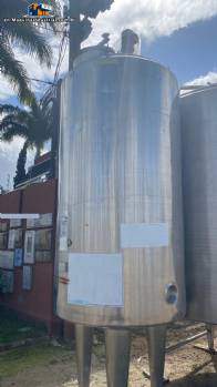 Stainless steel tank with agitator 3000 liters