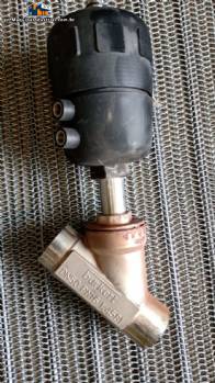 Burkert pneumatic inclined seat on off valve