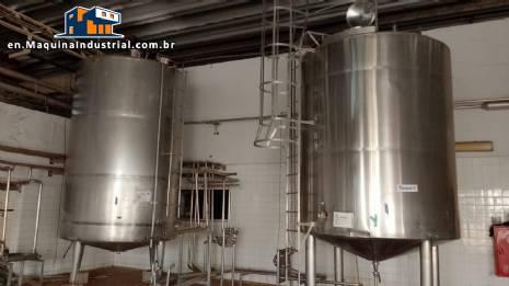Stainless steel jacketed mixing tank, 15,000 liters.