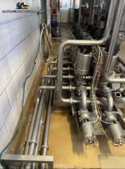 Alfa Laval / Tetra Pak stainless steel sanitary valve cluster for dairy products, milk, and beverages