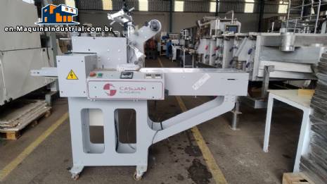 Cassan flow pack packaging machine with dater and photocell