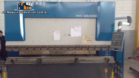 Hydraulic bending machine for bending sheets Viterbo