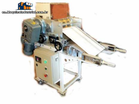 Molding machine for biscoitos