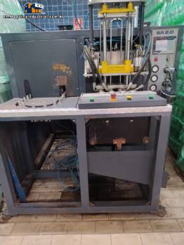 PET bottle blow molding machine with 510 ml and 2,000 ml molds Uniplas