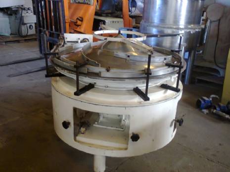 Feeding table for packaging machinery