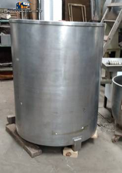 800 L stainless steel reservoir tank