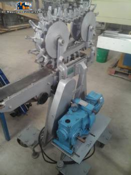 Caterpillar type SOAP cutter with 25 knives Caterpillar type SOAP cutter with 25 knives