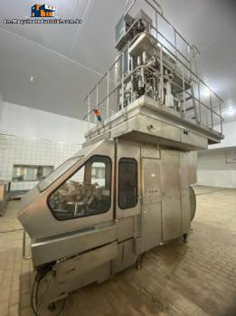 Complete UHT ultra-pasteurizing line SPX APV aseptic Tetra Pak TBA 8 filling machine for sauces, broths, and soups. Complete UHT ultra-pasteurizing line SPX APV aseptic Tetra Pak TBA 8 filling machine for sauces, broths, and soups.