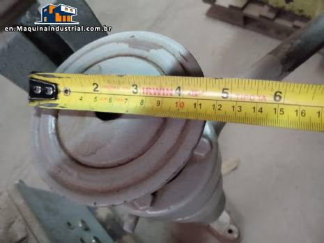 Seamer for cans Seamer for cans