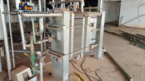 Stainless steel plate heat exchanger pasteurizer from Brasholanda Stainless steel plate heat exchanger pasteurizer from Brasholanda