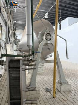 Tilting mixer tap with conical bottom, made of stainless steel. Tilting mixer tap with conical bottom, made of stainless steel.